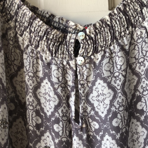 Gypsy 05 Cora Embellished Gray and White Floral Cold Shoulder Blouse Top… - Picture 4 of 7